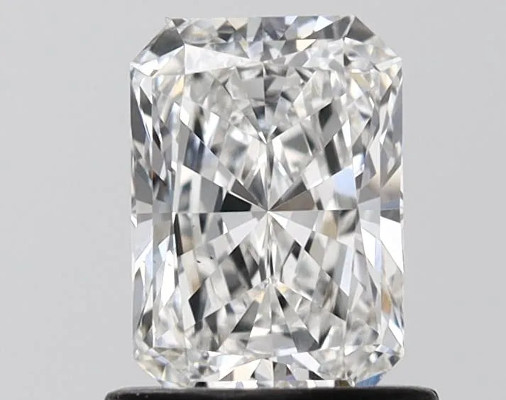 0.89ct Radiant Lab Grown Diamond (Colour E, Clarity VS2, IGI Certified)