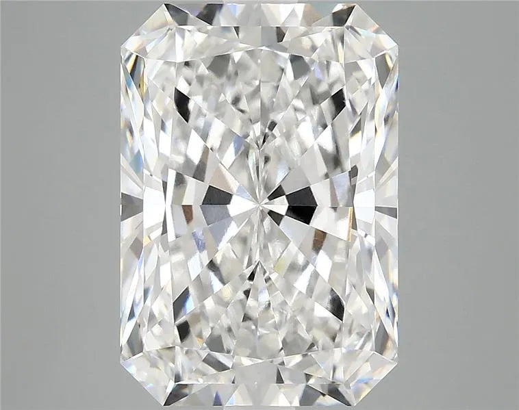 6.20ct Radiant Lab Grown Diamond (Colour E, Clarity VVS2, IGI Certified)