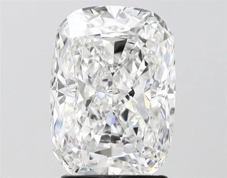 2.43ct Cushion modified Lab Grown Diamond (Colour F, Clarity VVS2, IGI Certified)