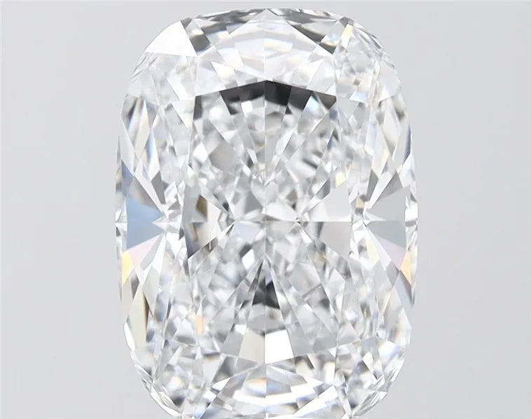 4.11ct Cushion modified Lab Grown Diamond (Colour E, Clarity VVS1, IGI Certified)