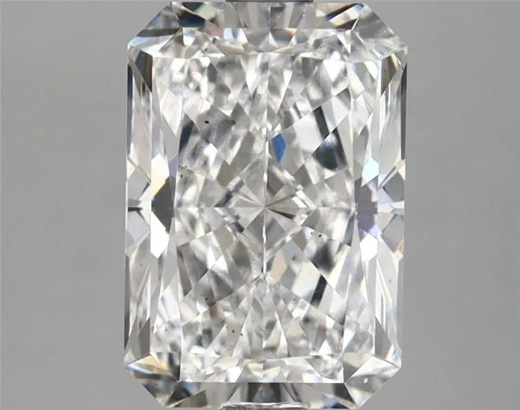 2.70ct Radiant Lab Grown Diamond (Colour E, Clarity VS2, IGI Certified)