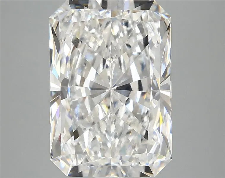 5.01ct Radiant Lab Grown Diamond (Colour E, Clarity VVS2, IGI Certified)