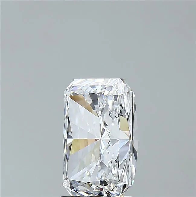 3.04ct Radiant Lab Grown Diamond (Colour E, Clarity VS1, IGI Certified)