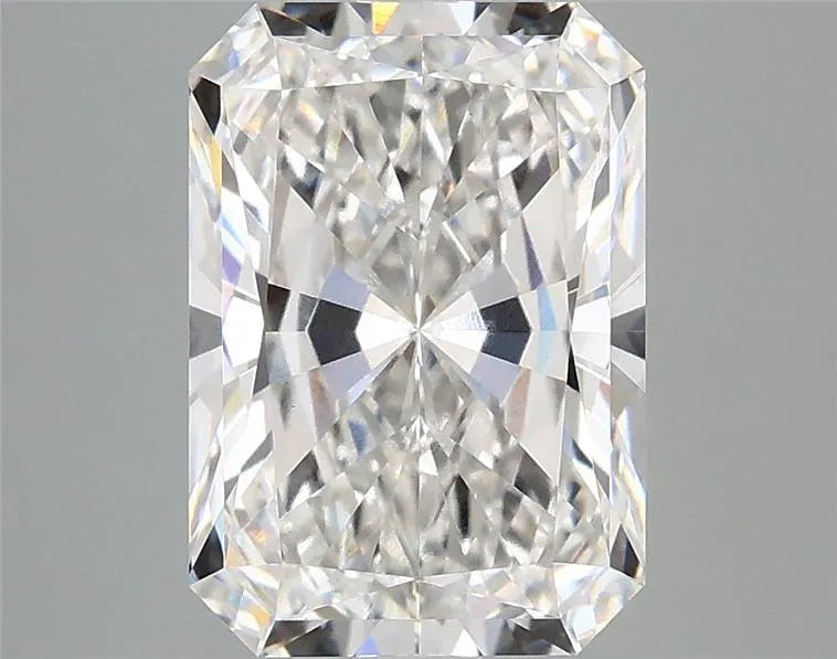 3.09ct Radiant Lab Grown Diamond (Colour F, Clarity VVS2, IGI Certified)