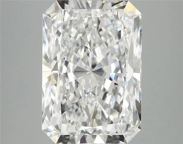 6.05ct Radiant Lab Grown Diamond (Colour E, Clarity VVS2, IGI Certified)