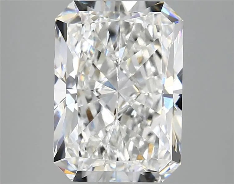 4.08ct Radiant Lab Grown Diamond (Colour D, Clarity VVS2, IGI Certified)